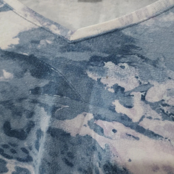 Weekend By Chico's Blue and Purple Abstract Design Short Sleeve Shirt in Size 3 - Picture 7 of 9